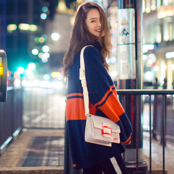 Cardigan de dama model nou cu nasturi potrivit pentru utilizarea de zi cu zi