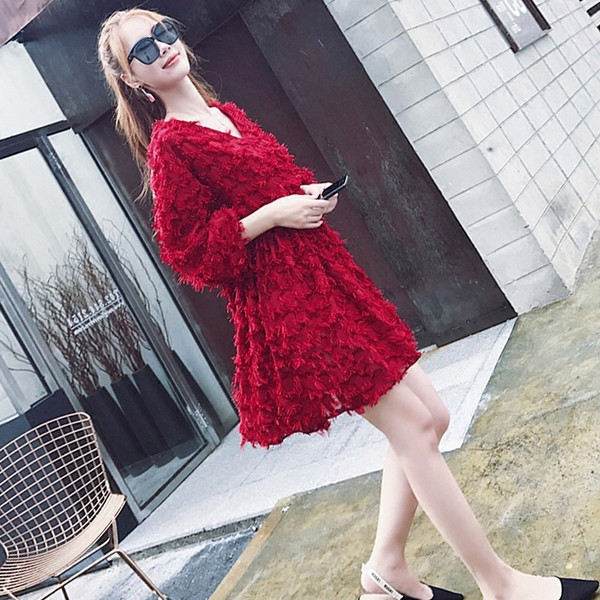 Модерна рокля за бременни жени с V-образно деколте в черен и червен цвят