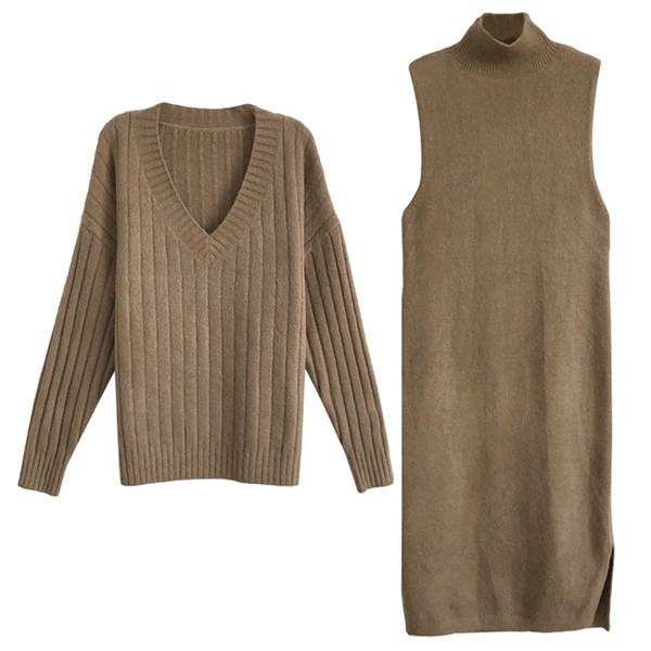 Set elegant pentru gravide în două părți - o rochie cu guler înalt și un pulover cu decolteu în V