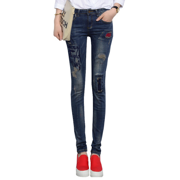 Дамски дънки в няколко цвята с надписи