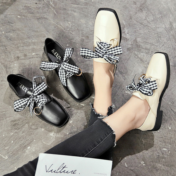 Модерни дамски мокасини с панделка от еко кожа в два цвята