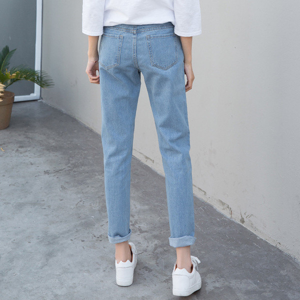 Дамски дънки в светъл цвят - стандартна талия