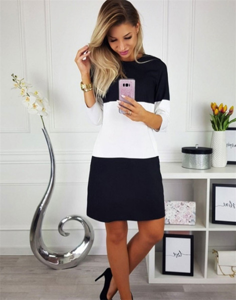 Rochie moderna de dama cu decolteu O