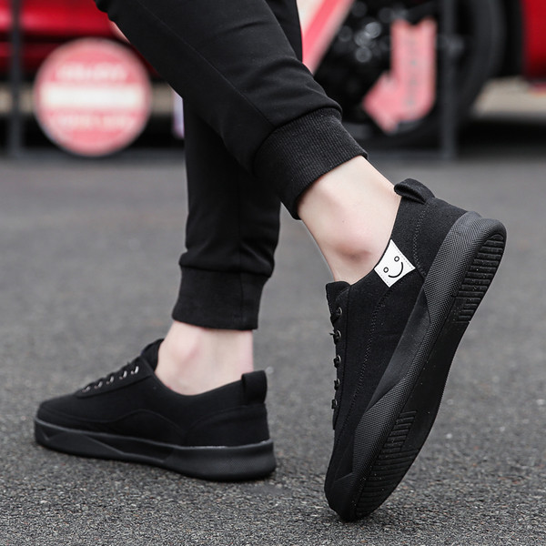 Модерни мъжки маратонки в три цвята с апликация