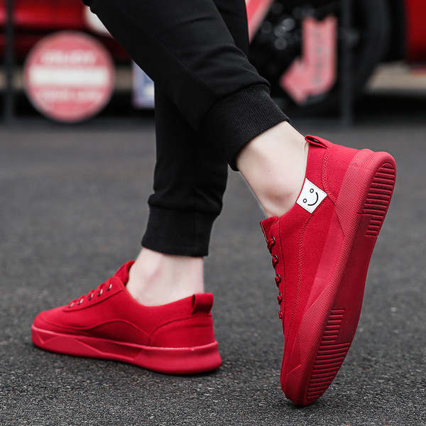 Модерни мъжки маратонки в три цвята с апликация