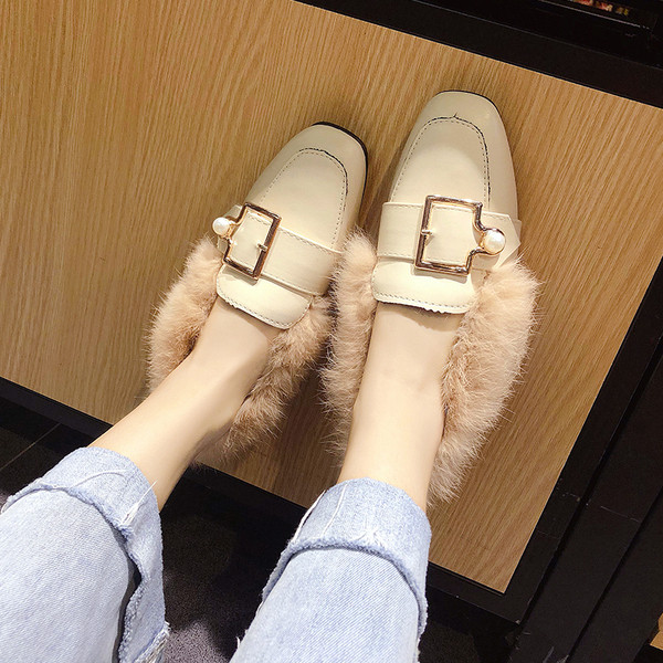 Нов модел дамски мокасини с метална катарама и пух в два цвята
