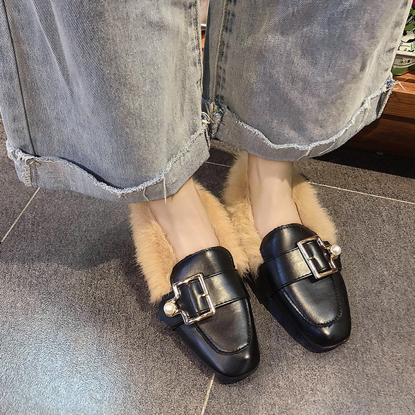 Нов модел дамски мокасини с метална катарама и пух в два цвята