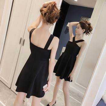 Κομψό γυναικείο φόρεμα σε μαύρο χρώμα