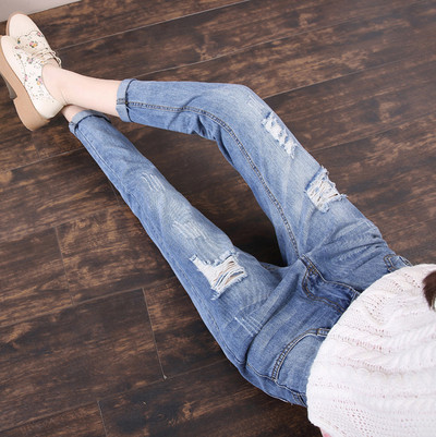 Blugi de dama moderni in trei modele - mai multe culori