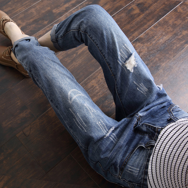 Blugi de dama moderni in trei modele - mai multe culori