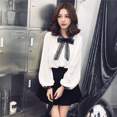 Cămașă modernă de damă cu panglică în alb și negru