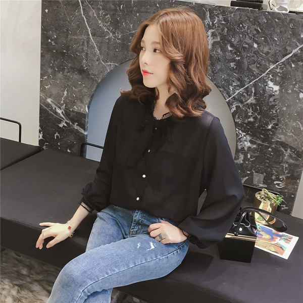 Cămașă modernă de damă cu panglică în alb și negru