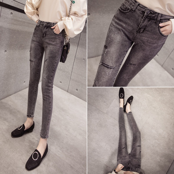 Актуални дамски дънки в сив цвят