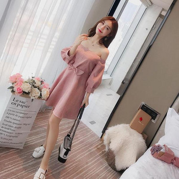 Rochie de damă cu umerii căzuți în culoarea roz