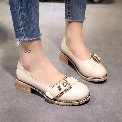 Νέο μοντέλο γυναικέια μοκασίνια δαντέλας με μεταλλική πόρπη