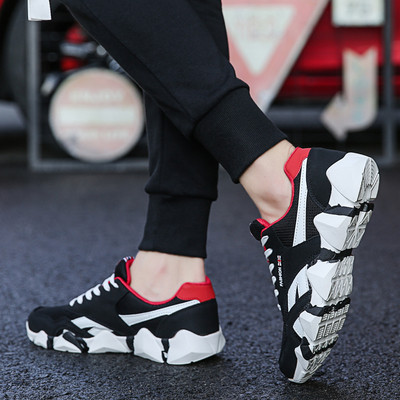 Adidași moderni pentru bărbați cu talpă în relief în trei culori