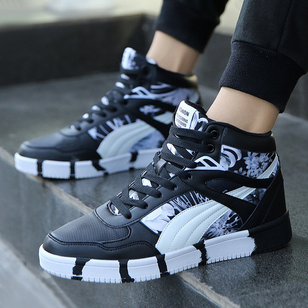 Tenisi actuali pentru bărbați cu motive florale în trei culori