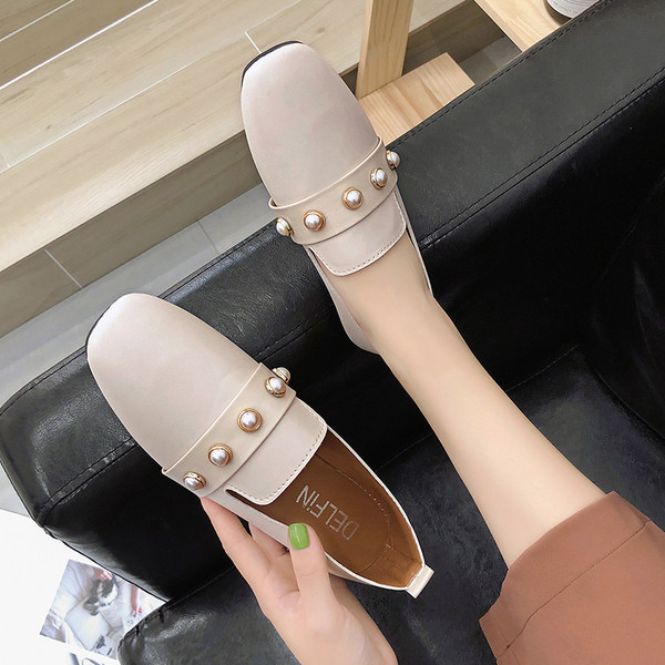 Ежедневни дамски мокасини с декоративни перли в два цвята