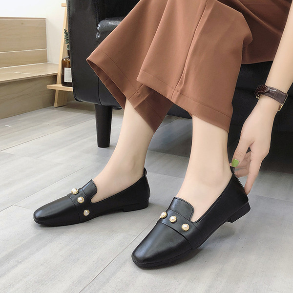 Ежедневни дамски мокасини с декоративни перли в два цвята