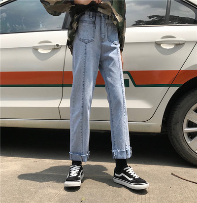 Дамски дънки в светъл цвят - широк модел