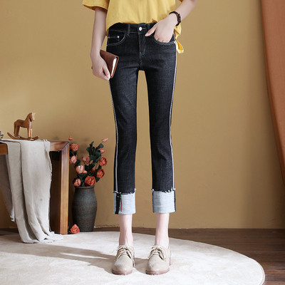 Модерни дамски дънки в два цвята със странични ленти