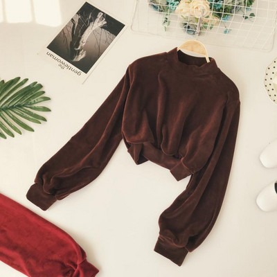 Σύντομη γυναικέια μπλούζα βελούδουμε φαρδιά μανίκια σε τρία χρώματα