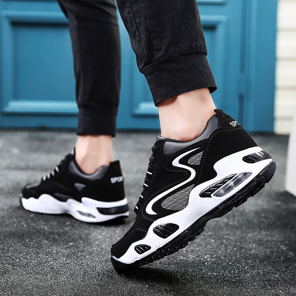 Tenisi moderni pentru bărbați în negru