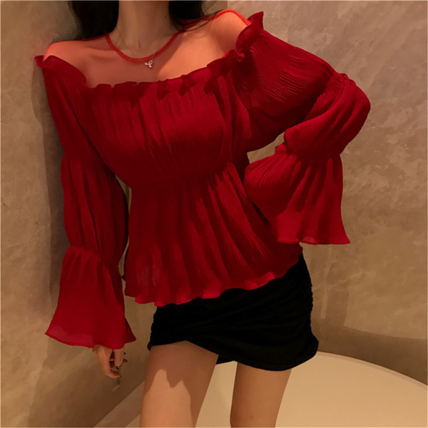 Bluză de damă elegantă cu plasă și mâneci lotus în negru și roșu