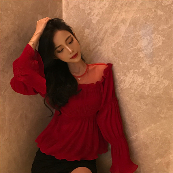 Bluză de damă elegantă cu plasă și mâneci lotus în negru și roșu