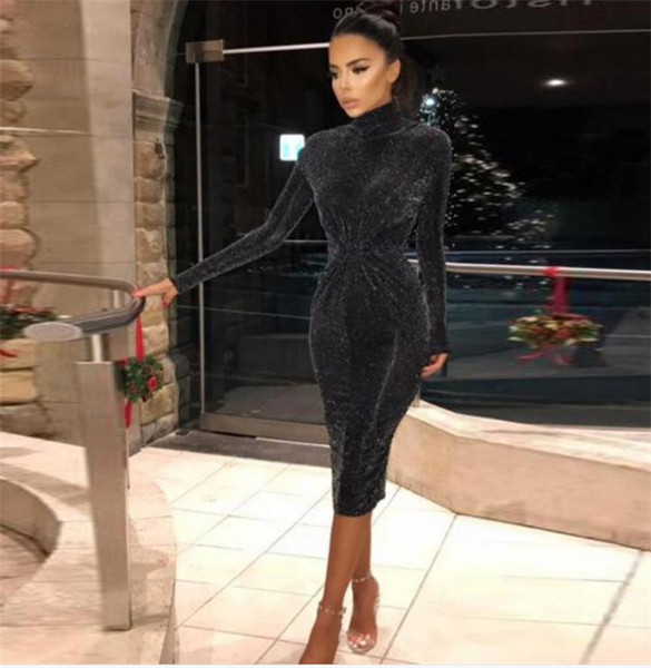 Κομψό γυναικείο φόρεμα Λεπτό μοντέλο με λαμπερό αποτέλεσμα σε μαύρο χρώμα