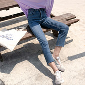 Blugi de damă de actualitate în două culori