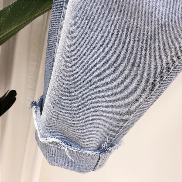 Дамски дънки в три цвята - широк модел