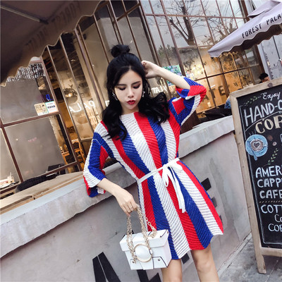 Дамска рокля с колан в два цвята