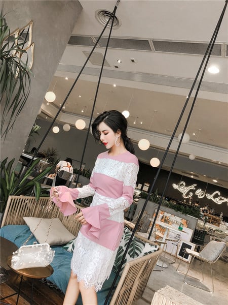 Rochie lunga de dama de culoare alb-roz