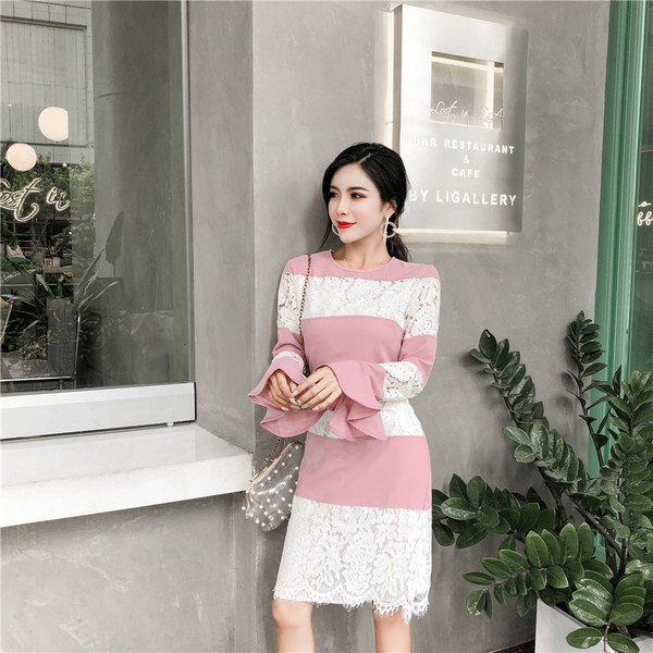 Rochie lunga de dama de culoare alb-roz