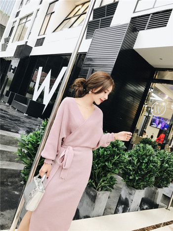 Κομψό φθινόπωρο-χειμωνιάτικο φόρεμα με ντεκολτέ σε σχήμα V