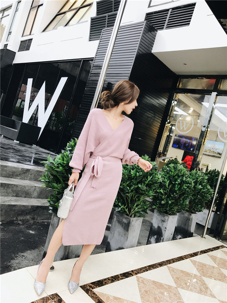 Κομψό φθινόπωρο-χειμωνιάτικο φόρεμα με ντεκολτέ σε σχήμα V