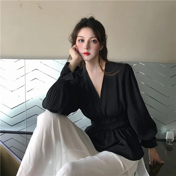 Bluza de dama eleganta cu talie elastica si decolteu in V in doua culori