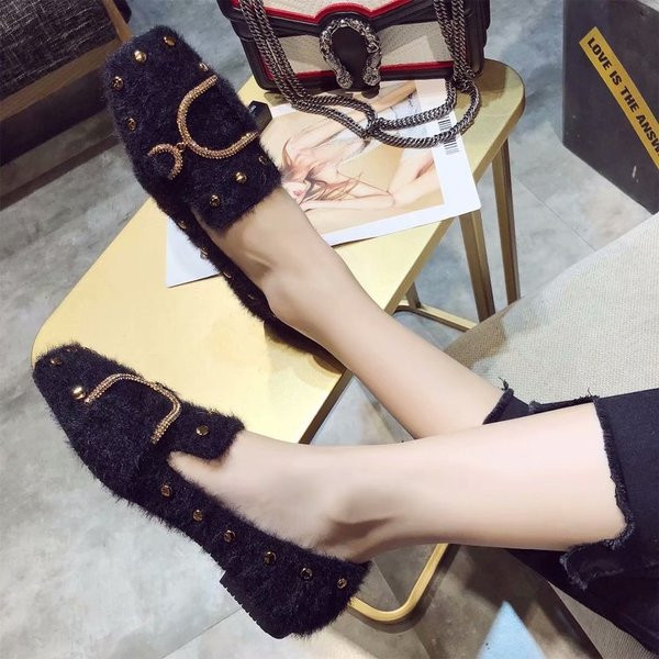 Актуален модел дамски мокасини с метална декорация в три цвята