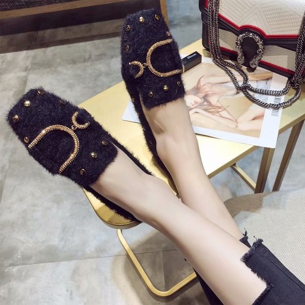 Актуален модел дамски мокасини с метална декорация в три цвята