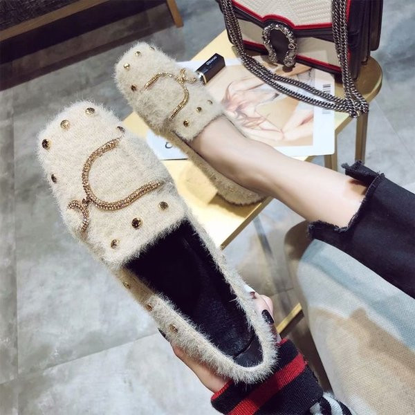 Актуален модел дамски мокасини с метална декорация в три цвята