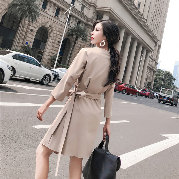 Rochie de dama eleganta cu nasturi metalici in doua culori