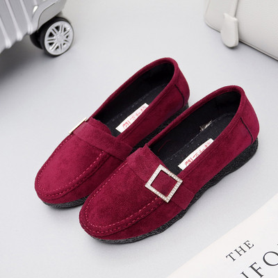 Μοντέρνα γυναικεία μοκασίνια με μεταλλική διακόσμηση σε τρία χρώματα