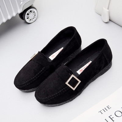 Μοντέρνα γυναικεία μοκασίνια με μεταλλική διακόσμηση σε τρία χρώματα