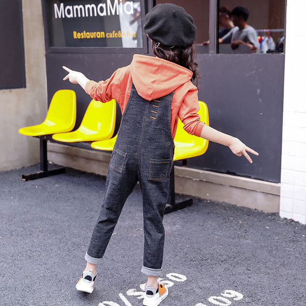 Детски дънков гащеризон в тъмен цвят