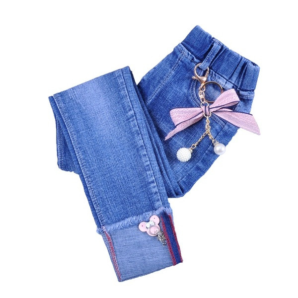 Детски дънки в тъмен и светъл цвят с метална декорация