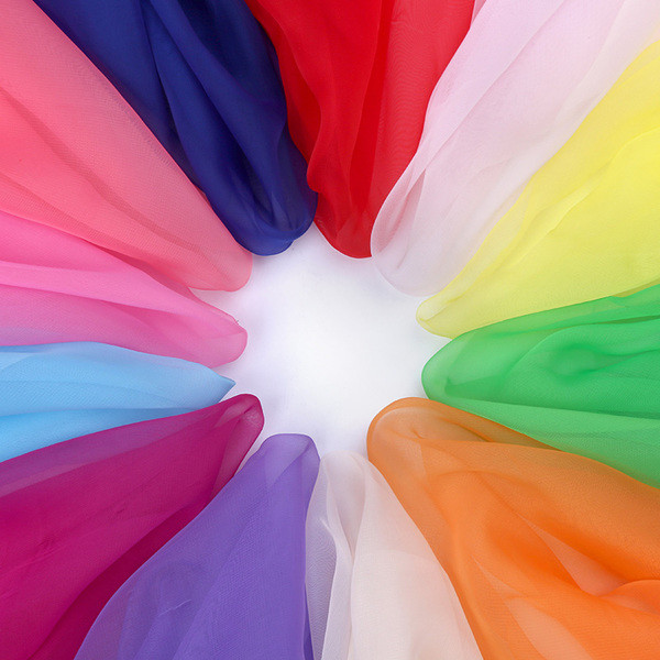 Eșarfă modernă de mătase pentru femei în diferite culori