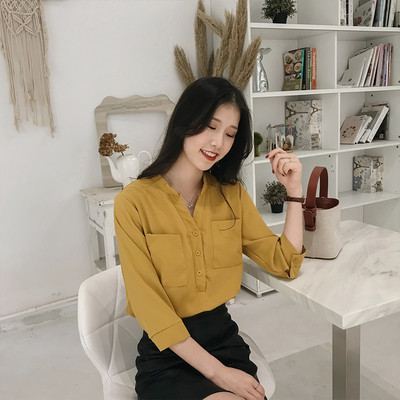 Стилна дамска риза с V-образно деколте в няколко цвята