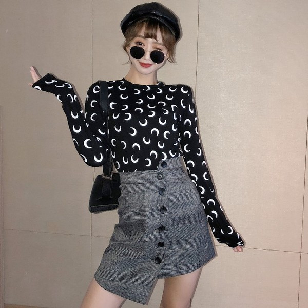 Bluză casual de damă cu model în alb și negru