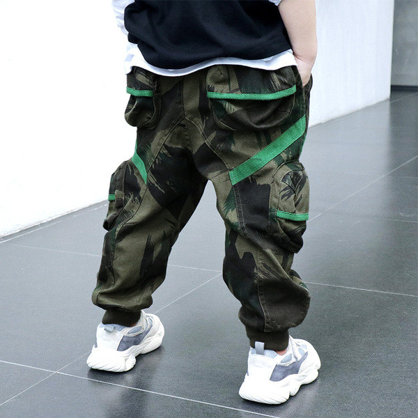 Pantaloni moderni pentru copii model lat cu buzunare laterale